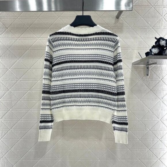 CHANEL Women's Black and Cream Cardigan - Picture 2 of 8